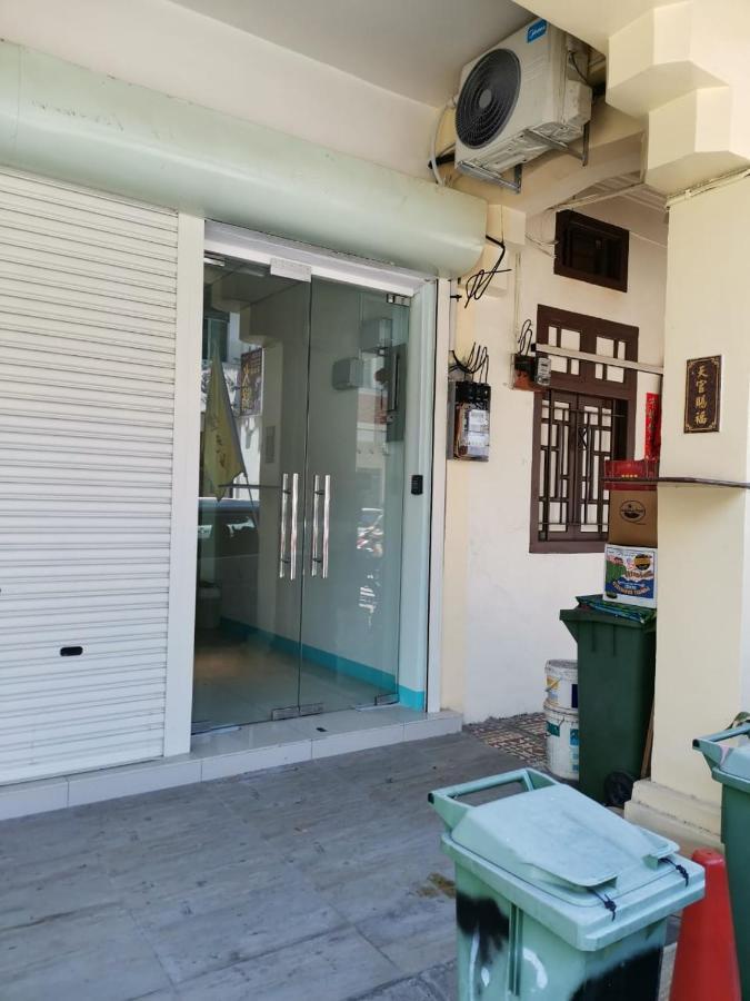 Color Mixed Home Hostel George Town Esterno foto
