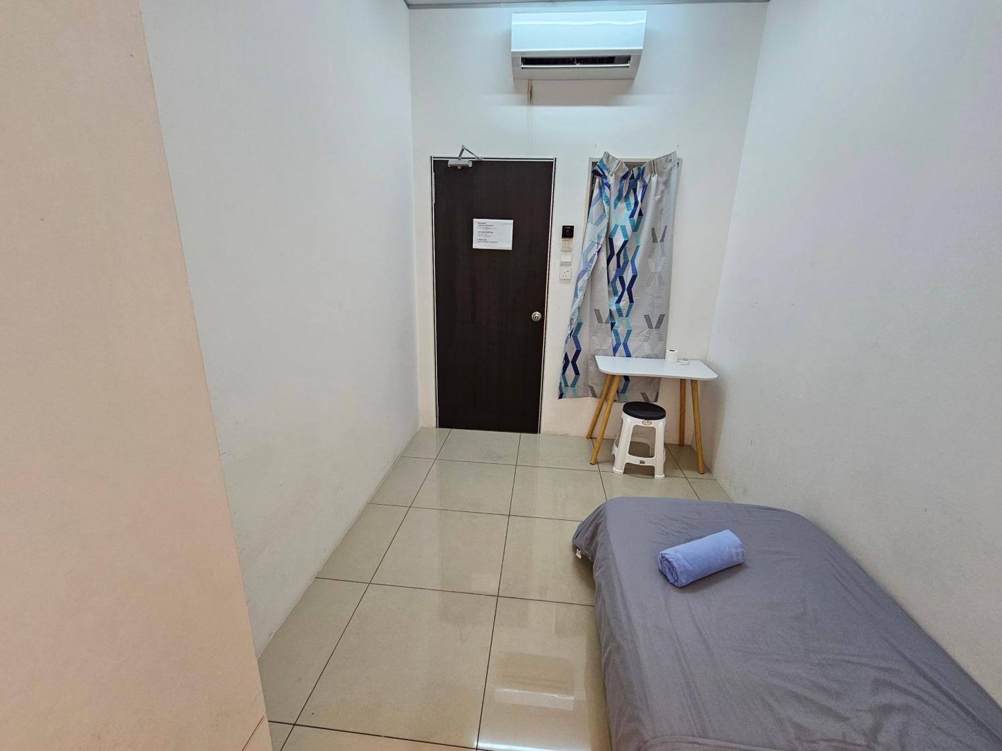 Color Mixed Home Hostel George Town Esterno foto